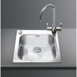 Nuotraukoje pavaizduotas vandens maišytuvas į komplektą neįeina