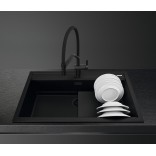 Nuotraukoje pavaizduotas vandens maišytuvas į komplektą neįeina