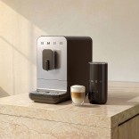 SMEG pieno putų plakiklis MFF02BLMEU | 2