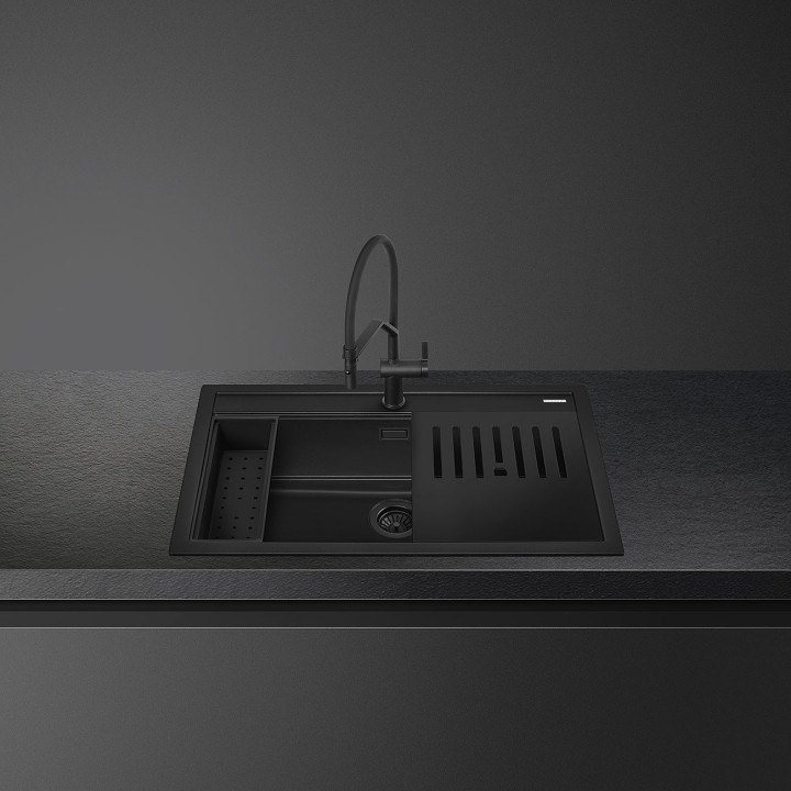 Nuotraukoje pavaizduotas vandens maišytuvas į komplektą neįeina