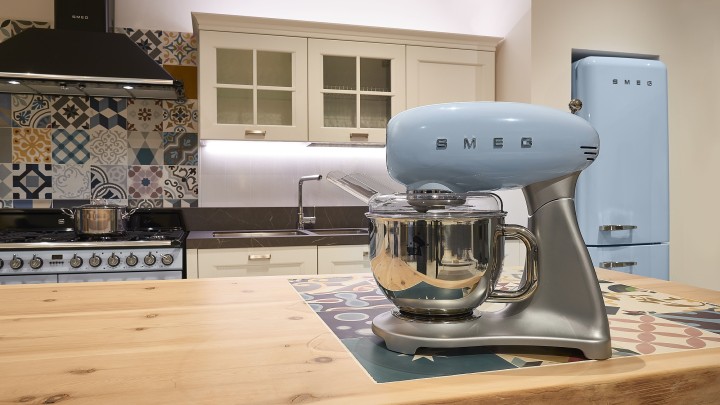 SMEG virtuvinis kombainas SMF02PBEU | 2