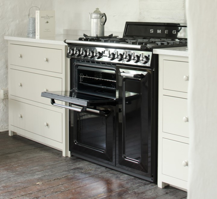 SMEG dujinė viryklė su 3 elektrinėmis orkaitėmis  | 10