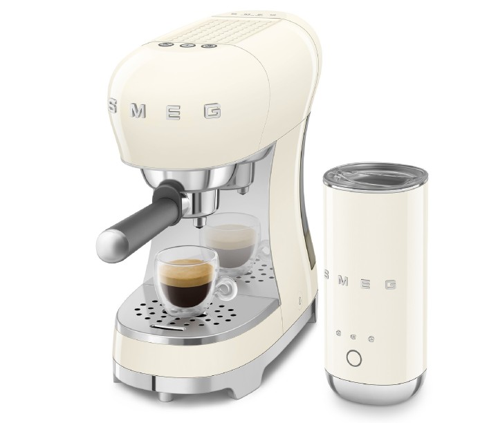 SMEG kavos aparato ir pieno putų plakiklio rinkinys ECF12CREU | 3
