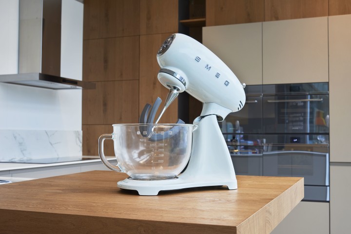 SMEG virtuvinis kombainas SMF13WHEU  | 2