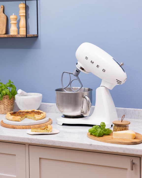 SMEG virtuvinis kombainas SMF05WHEU | 2