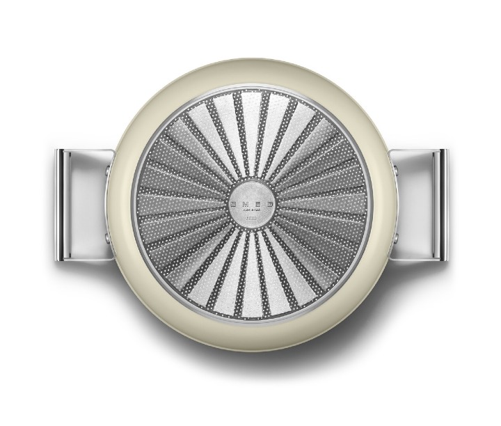 SMEG troškintuvas su dangčiu Ø 24 cm, 4,3 l | 5